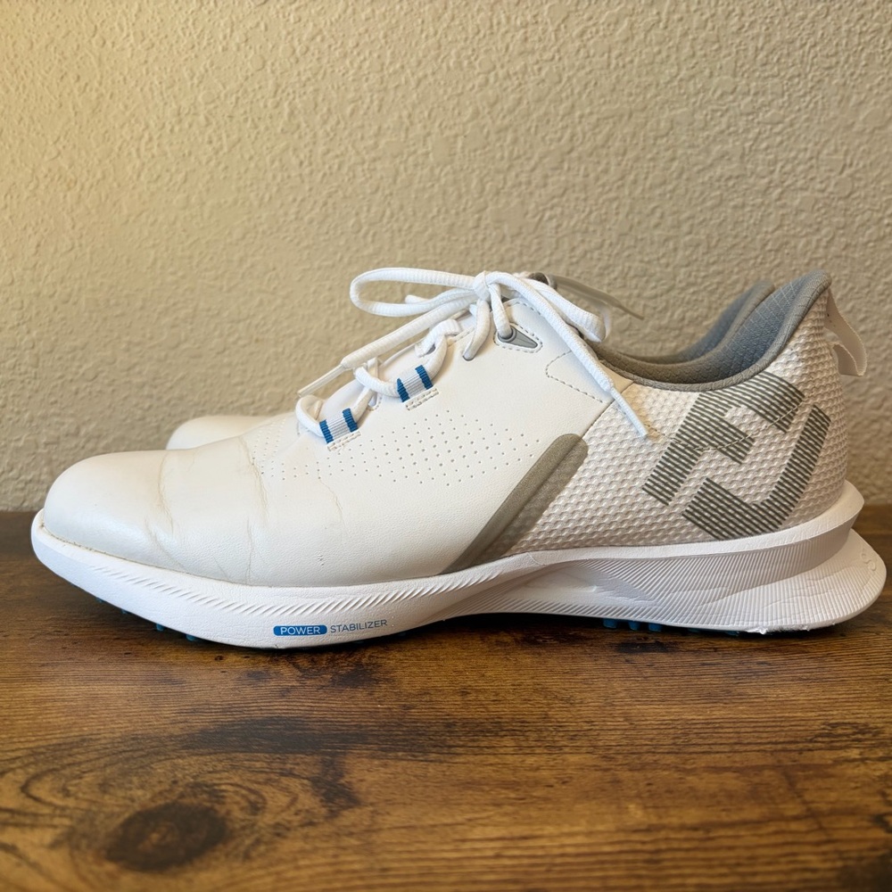 FootJoy Men's 11 FJ Fuel Spikeless Enhanced Grip Performance Golf Shoes White - Picture 2 of 8